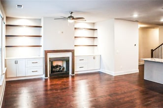 1317 Heights Park Dr in Atlanta, GA - Foto de edificio - Building Photo