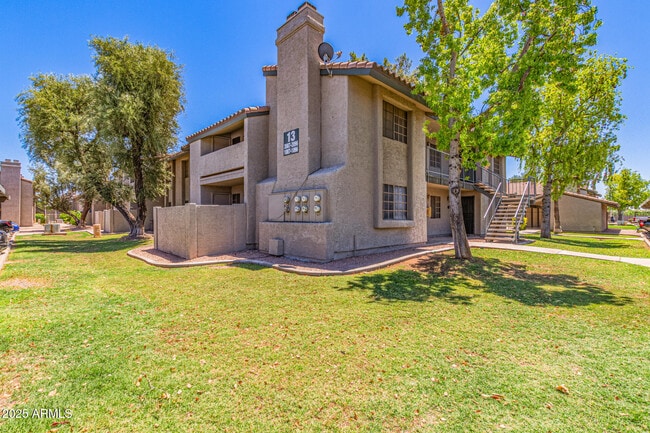 property at 533 W Guadalupe Rd