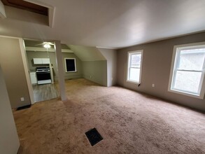 8 Linwood Pl in Rochester, NY - Building Photo - Building Photo