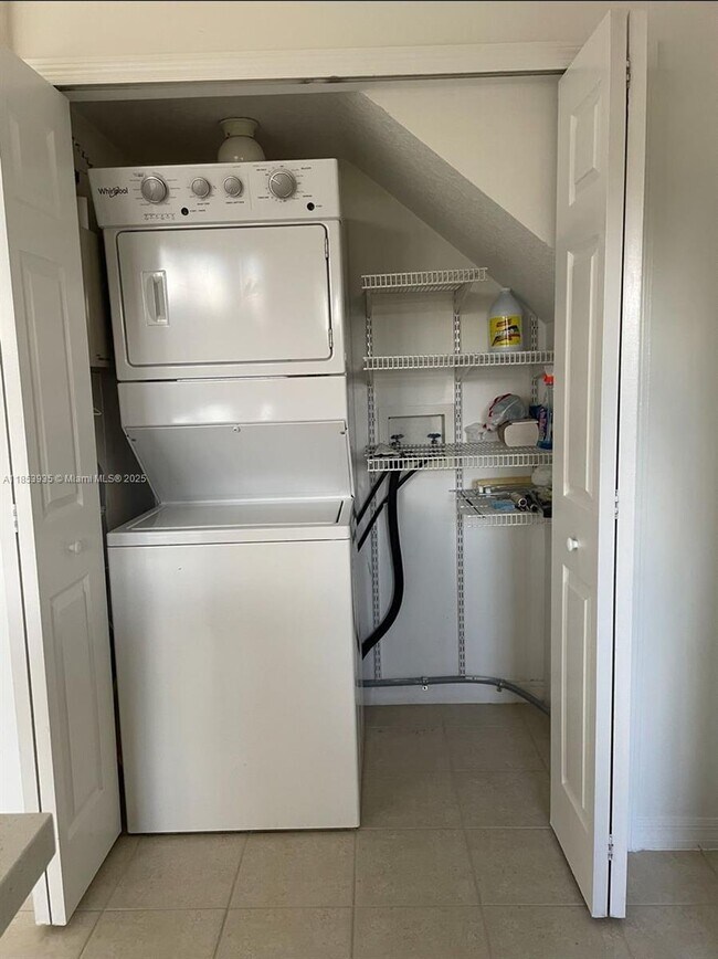 11500 NW 60th Terrace in Doral, FL - Building Photo - Building Photo