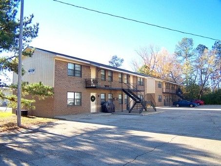 Whispering Winds in Starkville, MS - Building Photo