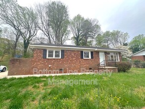 114 Lynnbrook Dr in Belmont, NC - Building Photo - Building Photo