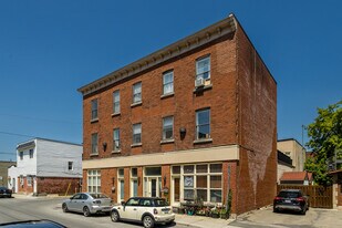 870-890 Saint-Louis Rue in Montréal, QC - Building Photo