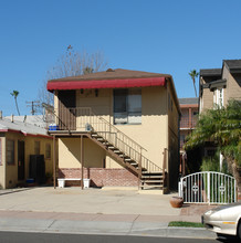 117 14th St in Seal Beach, CA - Building Photo - Building Photo