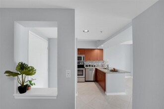 100 N Federal Hwy in Fort Lauderdale, FL - Building Photo - Building Photo