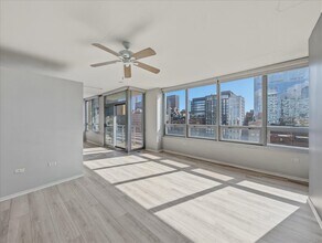 701 S Wells St, Unit #  01002 in Chicago, IL - Foto de edificio - Building Photo