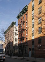 465 W 46th St in New York, NY - Foto de edificio - Building Photo