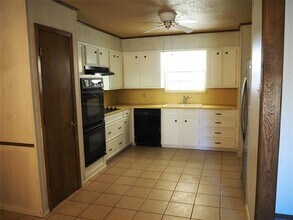 118 Perkins Rd in Krugerville, TX - Building Photo - Building Photo