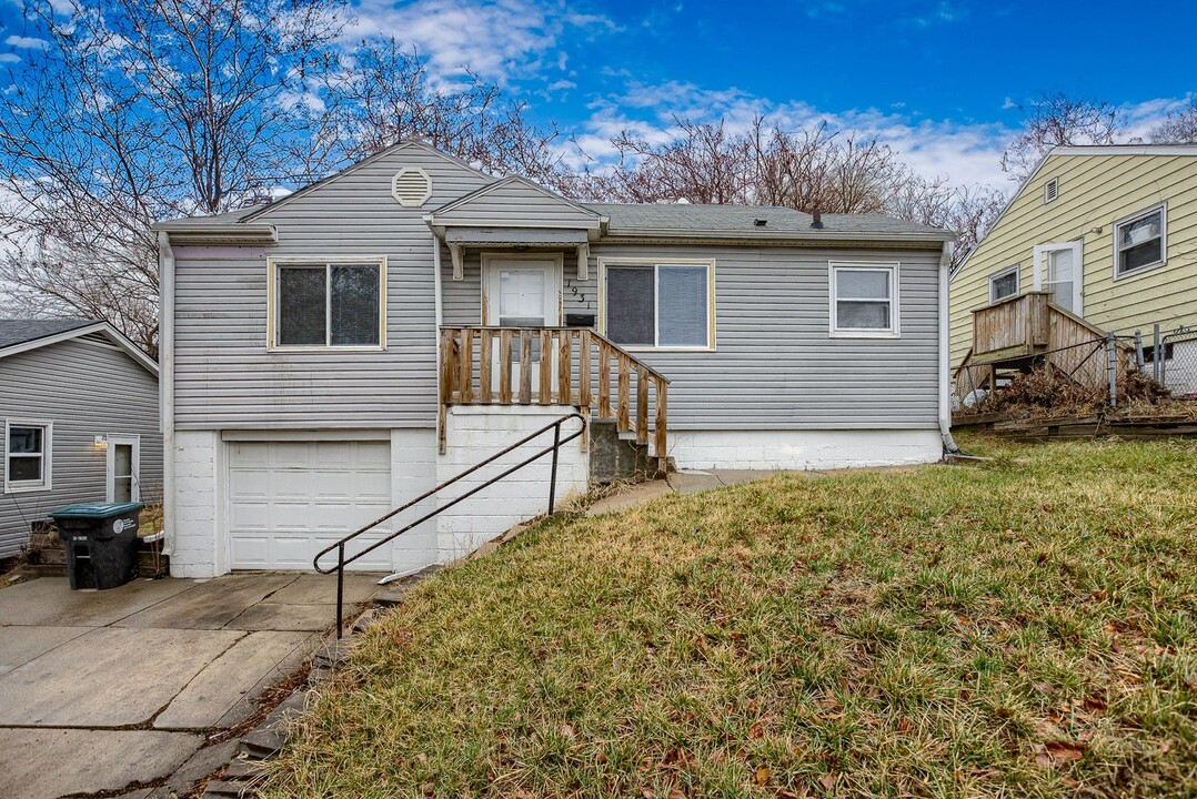 1931 S 50th St in Omaha, NE - Building Photo