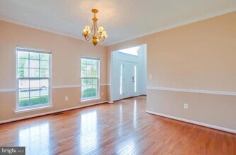 8464 Hessian Hill Ct in Linton Hall, VA - Building Photo - Building Photo