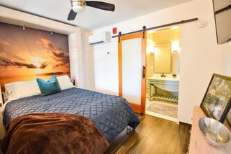 Swan Luxury Studio Apartments in Tallahassee, FL - Building Photo - Building Photo