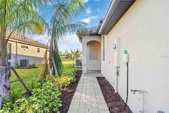 5535 Sapphire Stone Cv, Unit 24-290 in Bradenton, FL - Building Photo - Building Photo