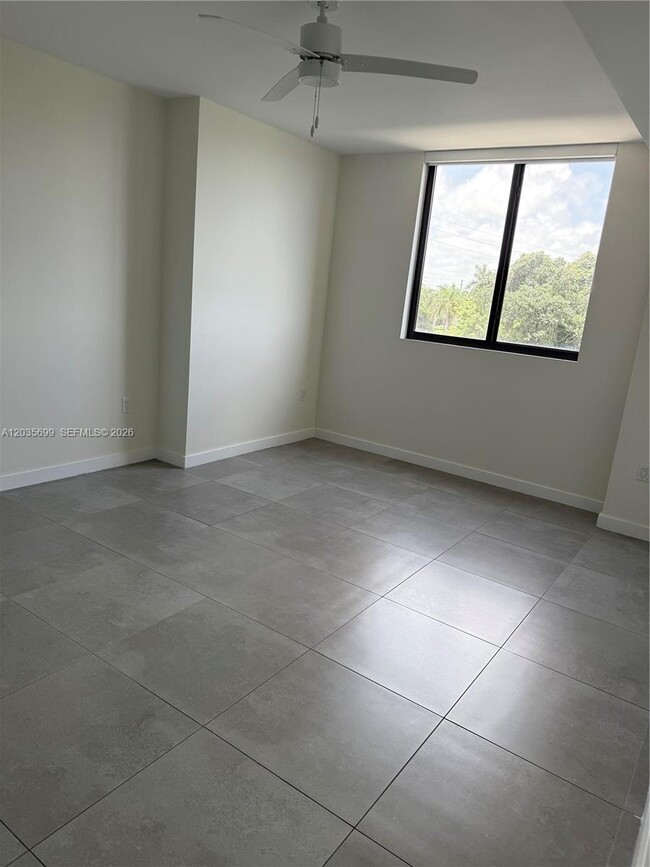property at 16395 Biscayne Blvd