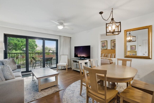 600 Neapolitan Way, Unit SI FL2-ID1073547P in Naples, FL - Foto de edificio - Building Photo