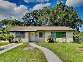 408 Eastway Dr in Lakeland, FL - Building Photo