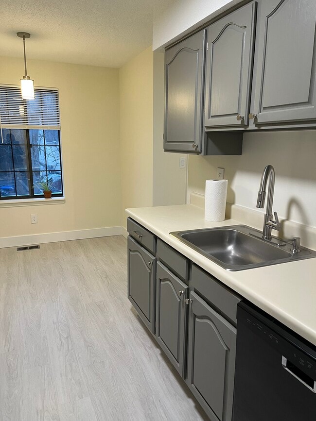 365 Mather St, Unit 88 in Hamden, CT - Building Photo - Building Photo