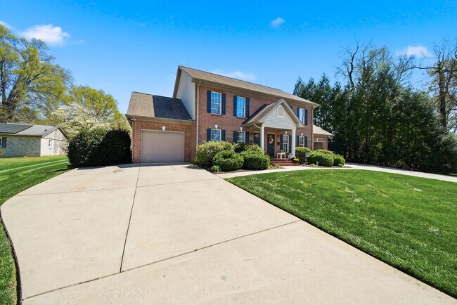 306-308 4th Ave NW in Conover, NC - Building Photo - Building Photo