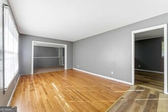 1961 Valley Ridge Dr SW in Atlanta, GA - Building Photo - Building Photo