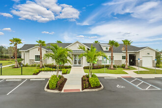 Tavalo Tradition in Port St. Lucie, FL - Foto de edificio - Building Photo