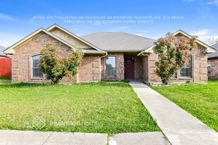 4817 Creekridge Ln in Garland, TX - Building Photo