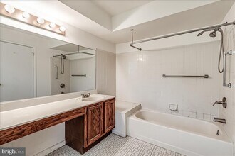 110 Lowell Ct-Unit -7 in Princeton, NJ - Building Photo - Building Photo