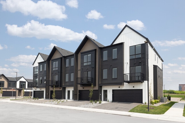 Norheim Townhomes in Maple Grove, MN - Foto de edificio - Building Photo