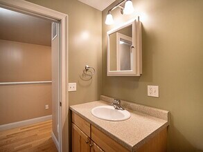 68 Silver St in Hinesburg, VT - Building Photo - Building Photo