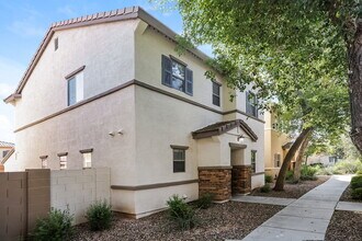 14141 W Country Gables Dr in Surprise, AZ - Building Photo - Building Photo