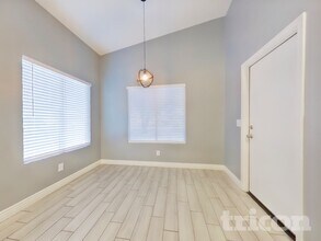 8610 W Echo Ln in Peoria, AZ - Foto de edificio - Building Photo