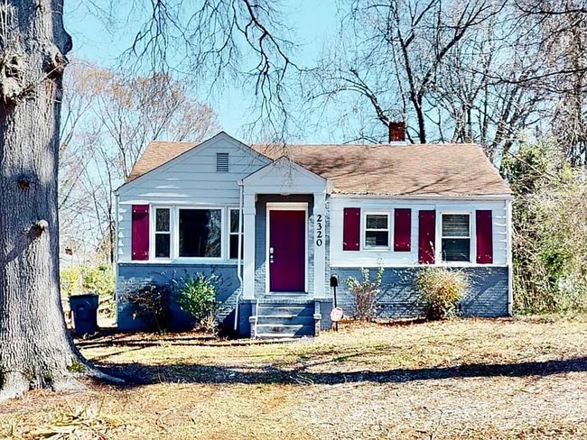 property at 2320 Vanderbilt Rd