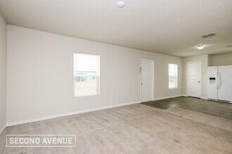 106 Tulip Ln in Poinciana, FL - Building Photo - Building Photo