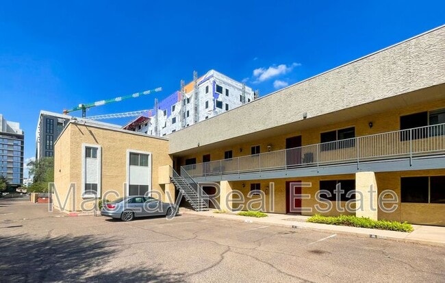 property at 1014 E Spence Ave