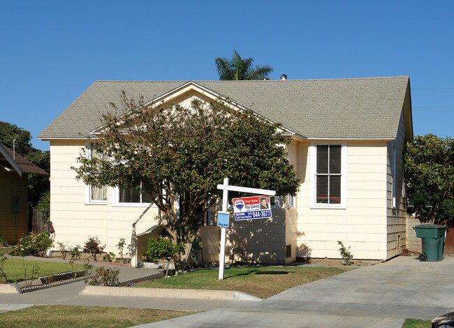 118 S E St in Oxnard, CA - Foto de edificio - Building Photo