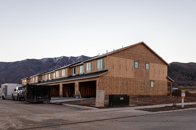 The Hills at Summit Ridge in Santaquin, UT - Building Photo - Building Photo