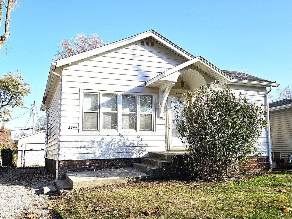 2544 Yale Blvd in Springfield, IL - Building Photo