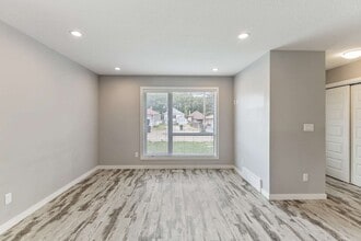 11512-11587 87 St NW in Edmonton, AB - Building Photo - Building Photo