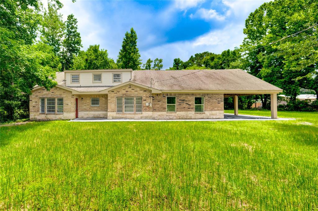 47 Blue Lake Dr in Huffman, TX - Building Photo
