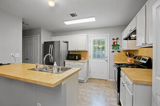 12867 Hazelwood Dr in Denham Springs, LA - Building Photo - Building Photo