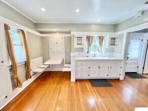 329 Granada Ave in Long Beach, CA - Building Photo - Building Photo