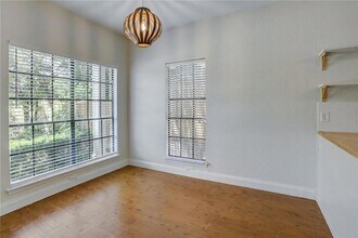 1610 Waterston Ave, Unit 7 in Austin, TX - Building Photo - Building Photo