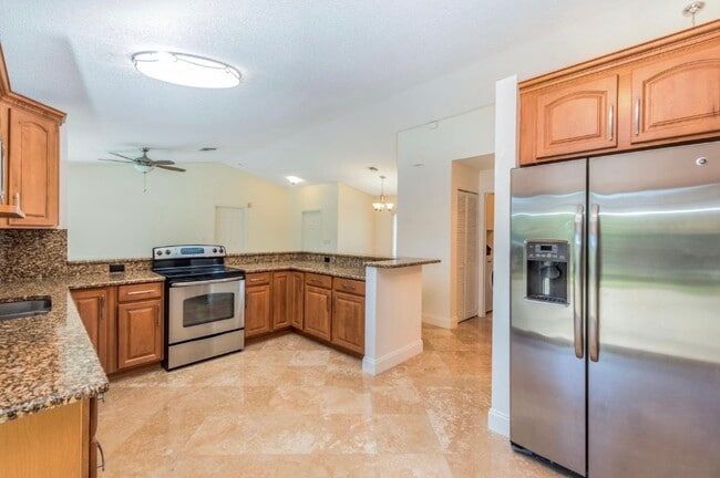 5514 NW 41st Ter in Coconut Creek, FL - Building Photo - Building Photo