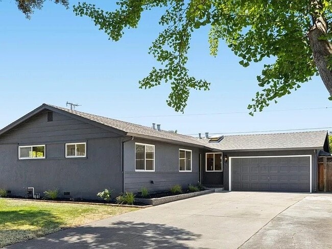 property at 841 Peach Ave
