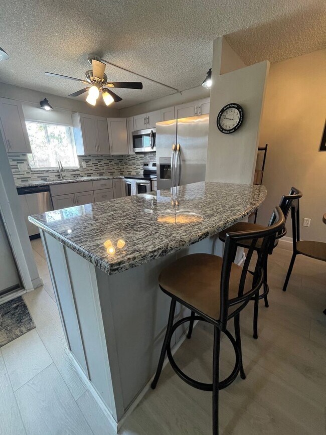 1561 NE 12th Ter in Jensen Beach, FL - Building Photo - Building Photo