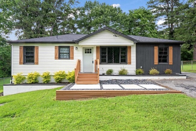 property at 1326 Stella Cir SW