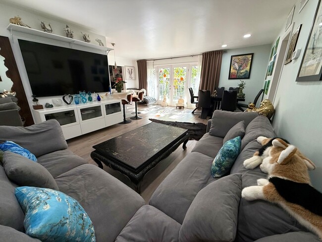 843 4th St, Unit #207 in Santa Monica, CA - Foto de edificio - Building Photo