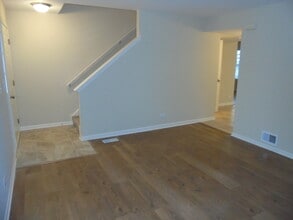 270 Bridlewood Cir in Lake In The Hills, IL - Building Photo - Building Photo