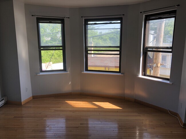 130 W Tabor Rd, Unit 3rd Fl photo'