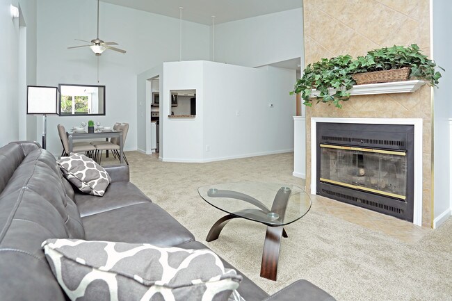 Shoal Creek in Sterling Heights, MI - Building Photo - Interior Photo