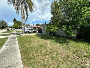 4518 9th Ave S in St. Petersburg, FL - Building Photo - Building Photo