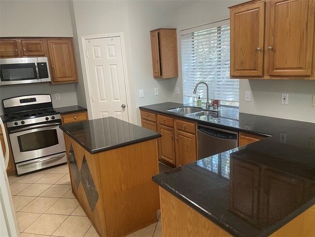 35 Barn Lantern Pl in Spring, TX - Building Photo - Building Photo